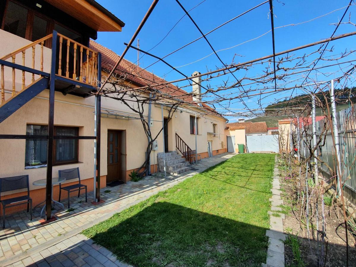 Lavender Apartments Sanpetru Екстер'єр фото