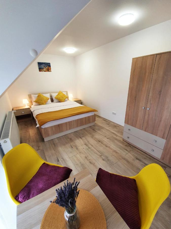 Lavender Apartments Sanpetru Екстер'єр фото