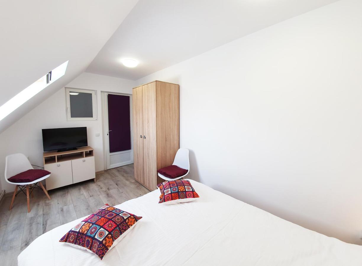Lavender Apartments Sanpetru Екстер'єр фото