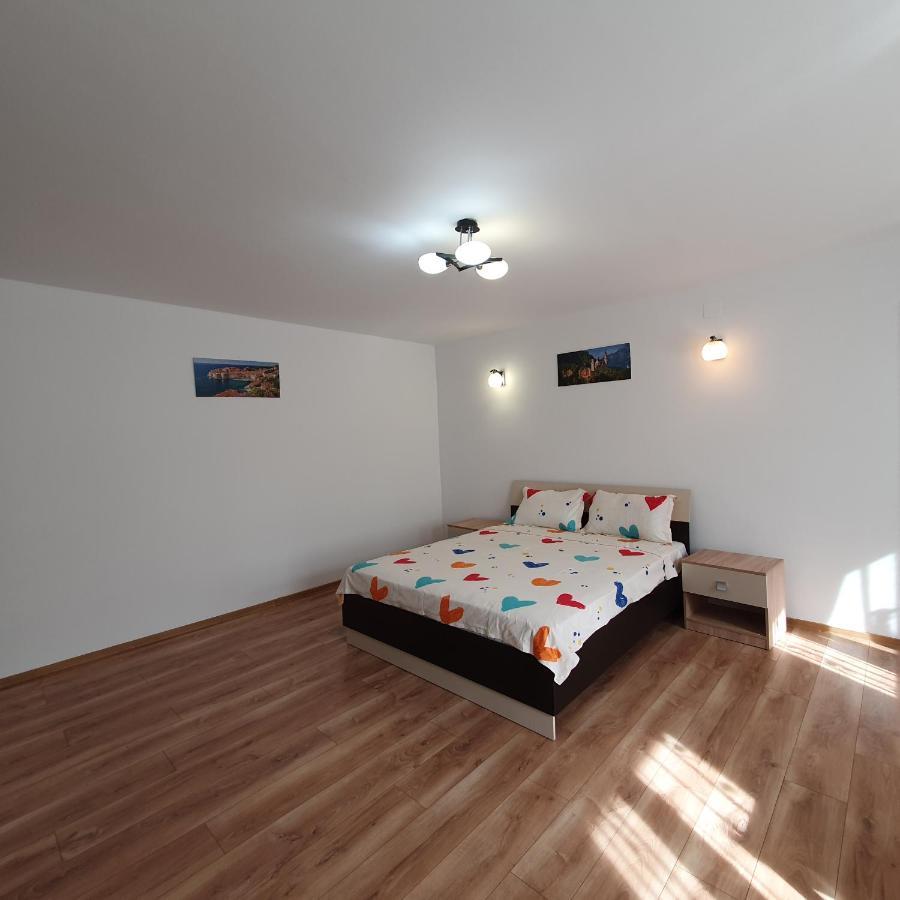 Lavender Apartments Sanpetru Екстер'єр фото